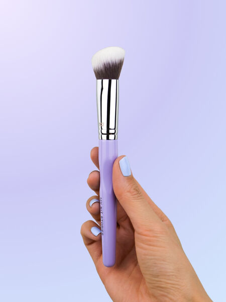 My Kit Stories Multipurpose Brush 102 - Viistopäinen sivellin meikkivoiteelle, poskipunalle ja kasvojen muotoiluun